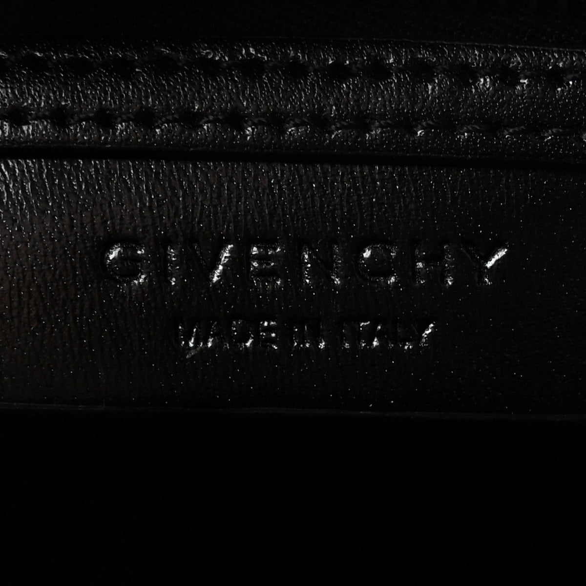 Shiny Lord Calfskin Medium Antigona Black