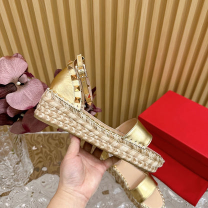 Rockstud Espadrille 45mm Gold leather sandals