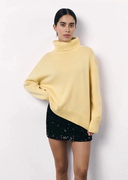 Oversized Turtleneck Sweater In Soft Pink Knit