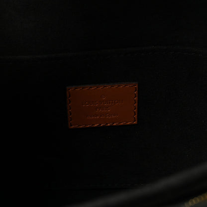 Reverse Monogram Dauphine MM