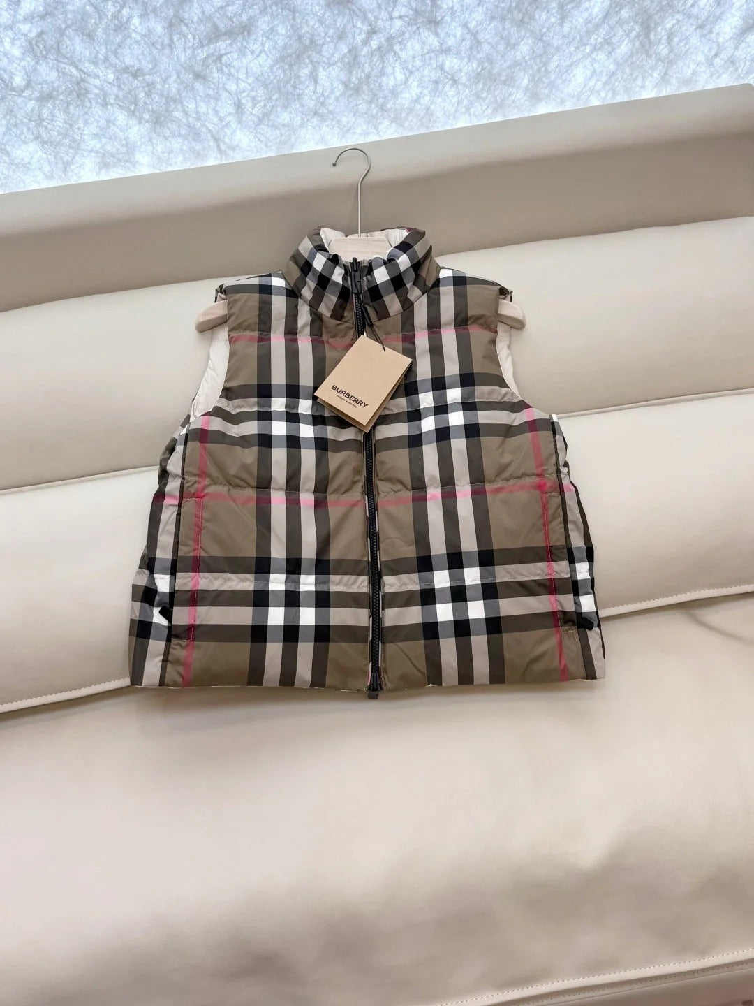 BURBERRY 25S REVERSIBLE PUFFER VEST 165