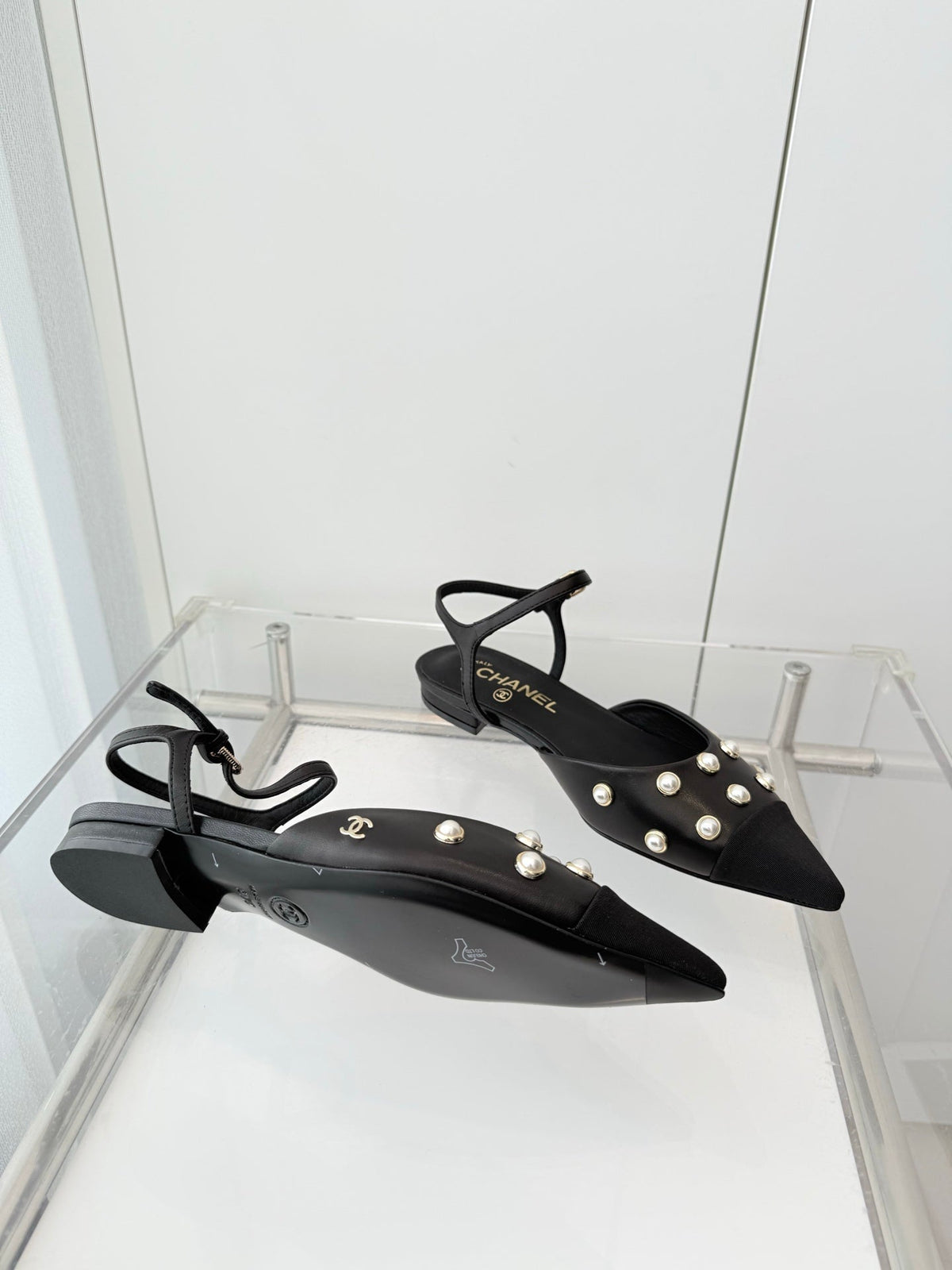 CC 26 Heeled Slingback With Pearl Toe Black in Lambskin 597324