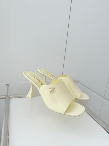 Chanel 26 Sandal 90 Lemon Yellow in Patent Leather 597368