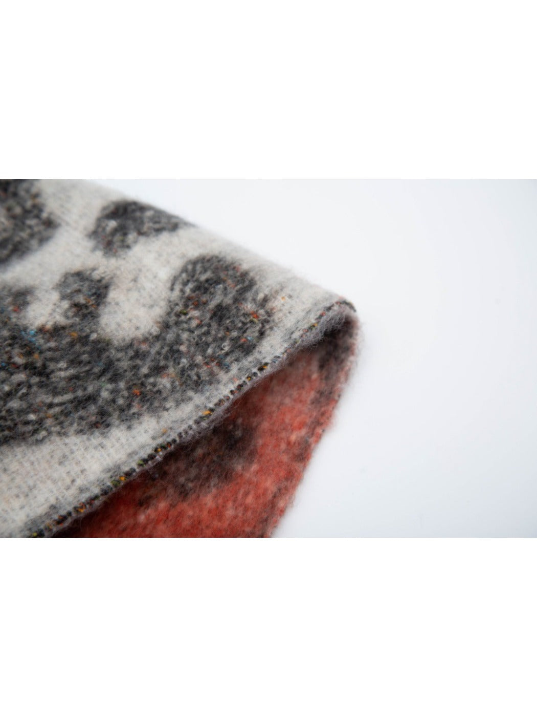Scarvii - Winter Tassel Scarf with Leopard Patterns