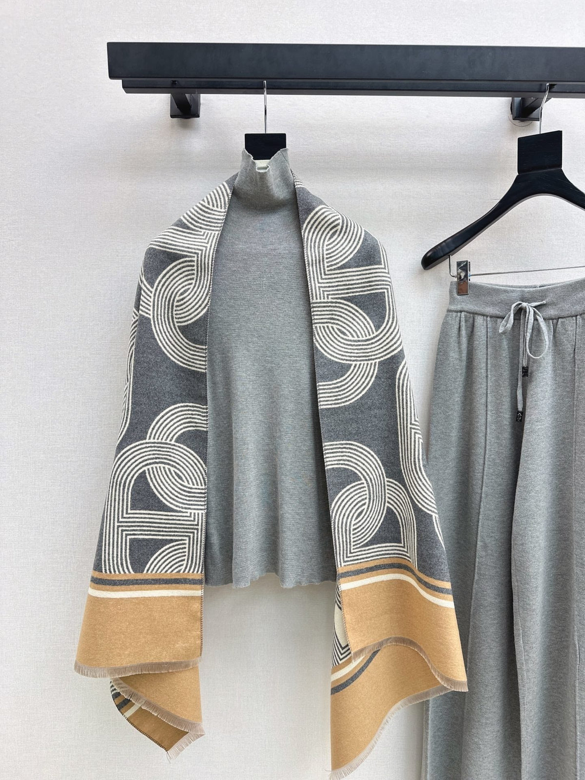 HERMES 25S THREE-PIECE KNIT SET