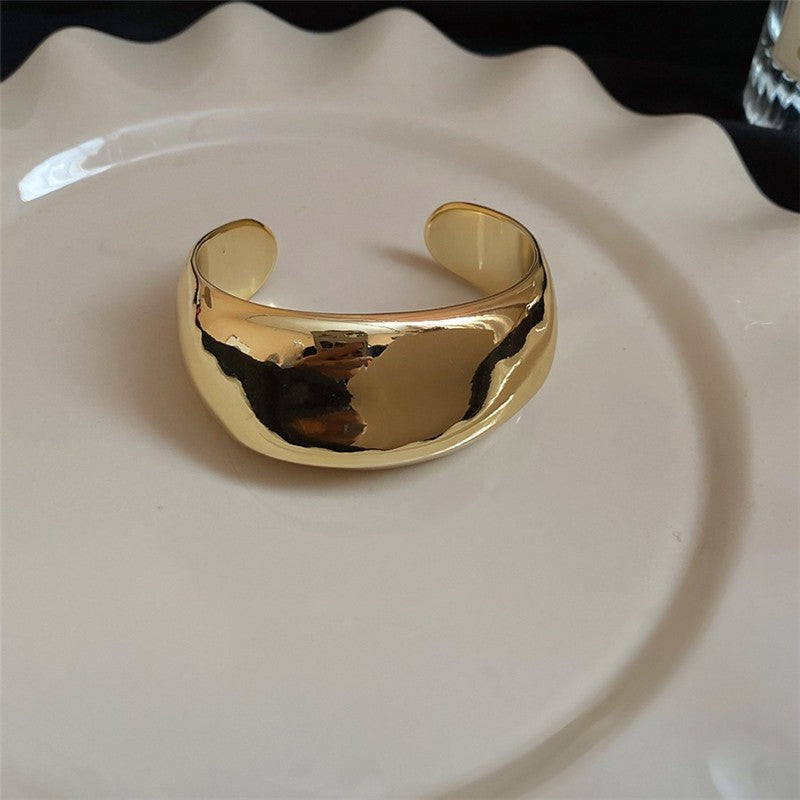 Geometric Smooth Twist Open Bangle