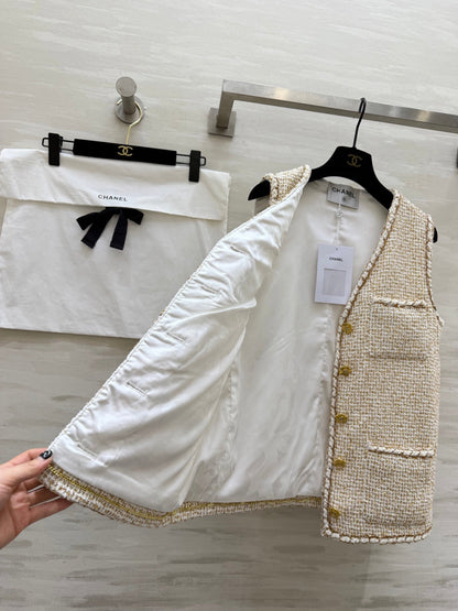 CC 26s Cruise Vest Beige Tweed Weave & Gold Thread