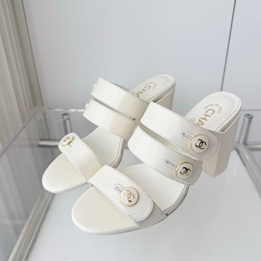 Chanel 26 Turnlock 85 White Sandal Mule in Lambskin 597395