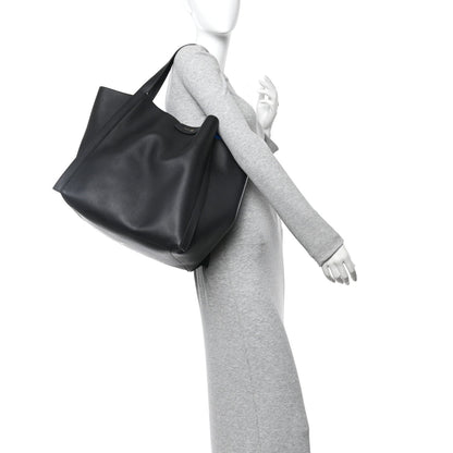 Supple Calfskin Medium Cube Black