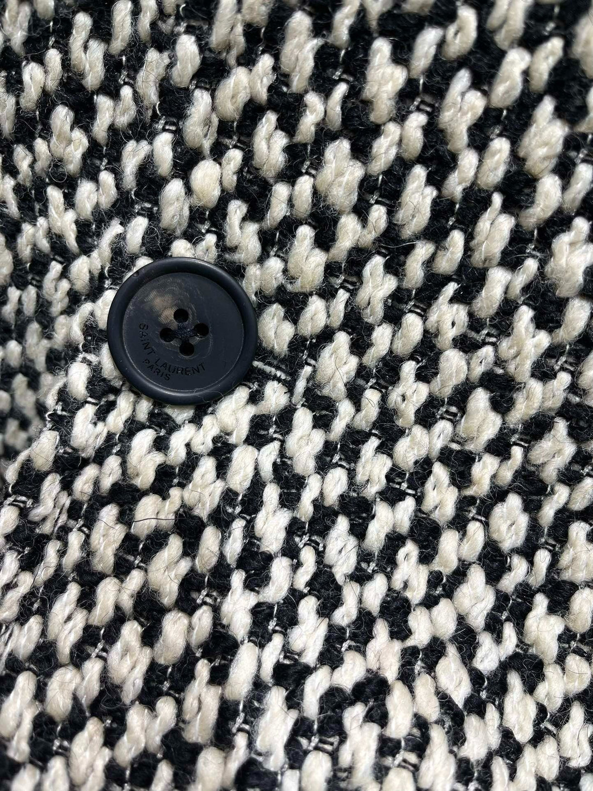 YSL 25S WOOL COAT STYLE 216