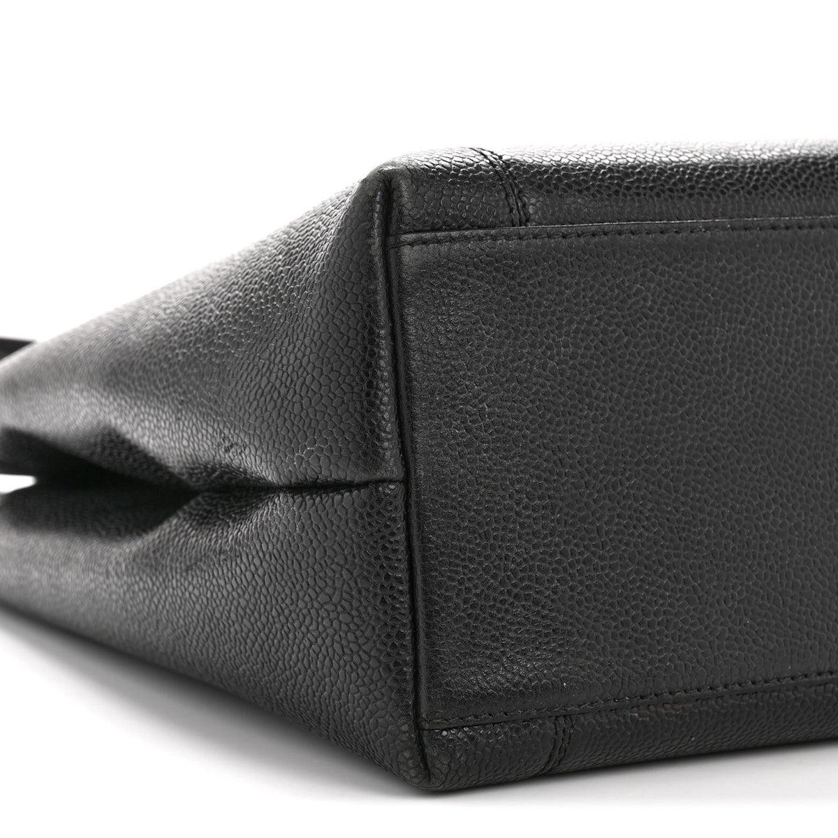 Caviar Shoulder Bag Black