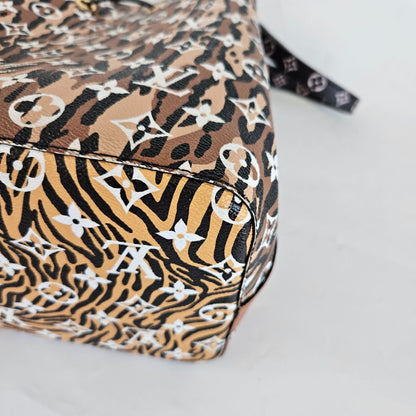 Louis Vuitton Louis Vuitton Giant Monogram Jungle Neoneo