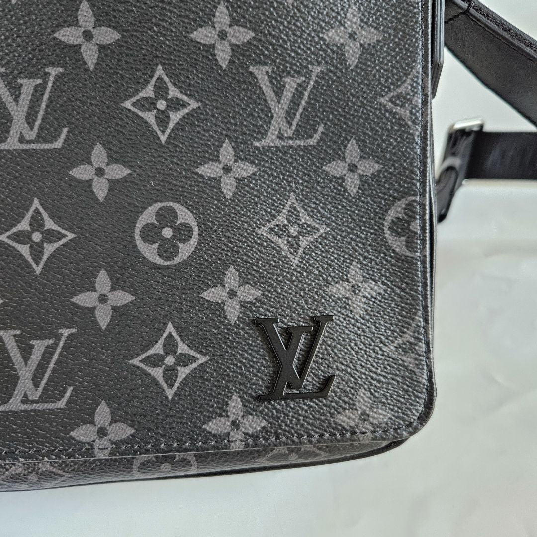 Louis Vuitton District PM Messenger Mens Bag