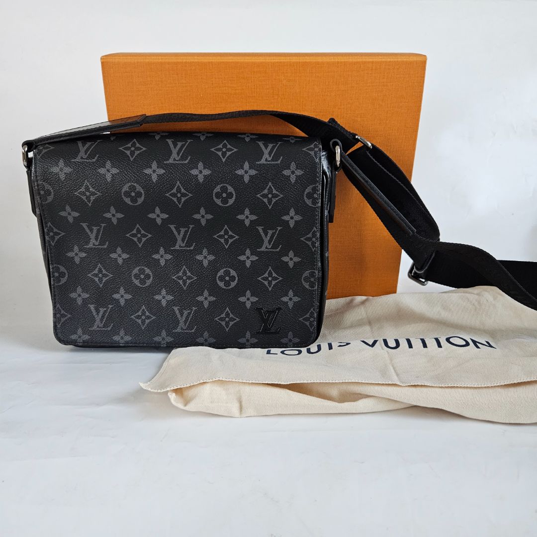 Louis Vuitton District PM Messenger Mens Bag