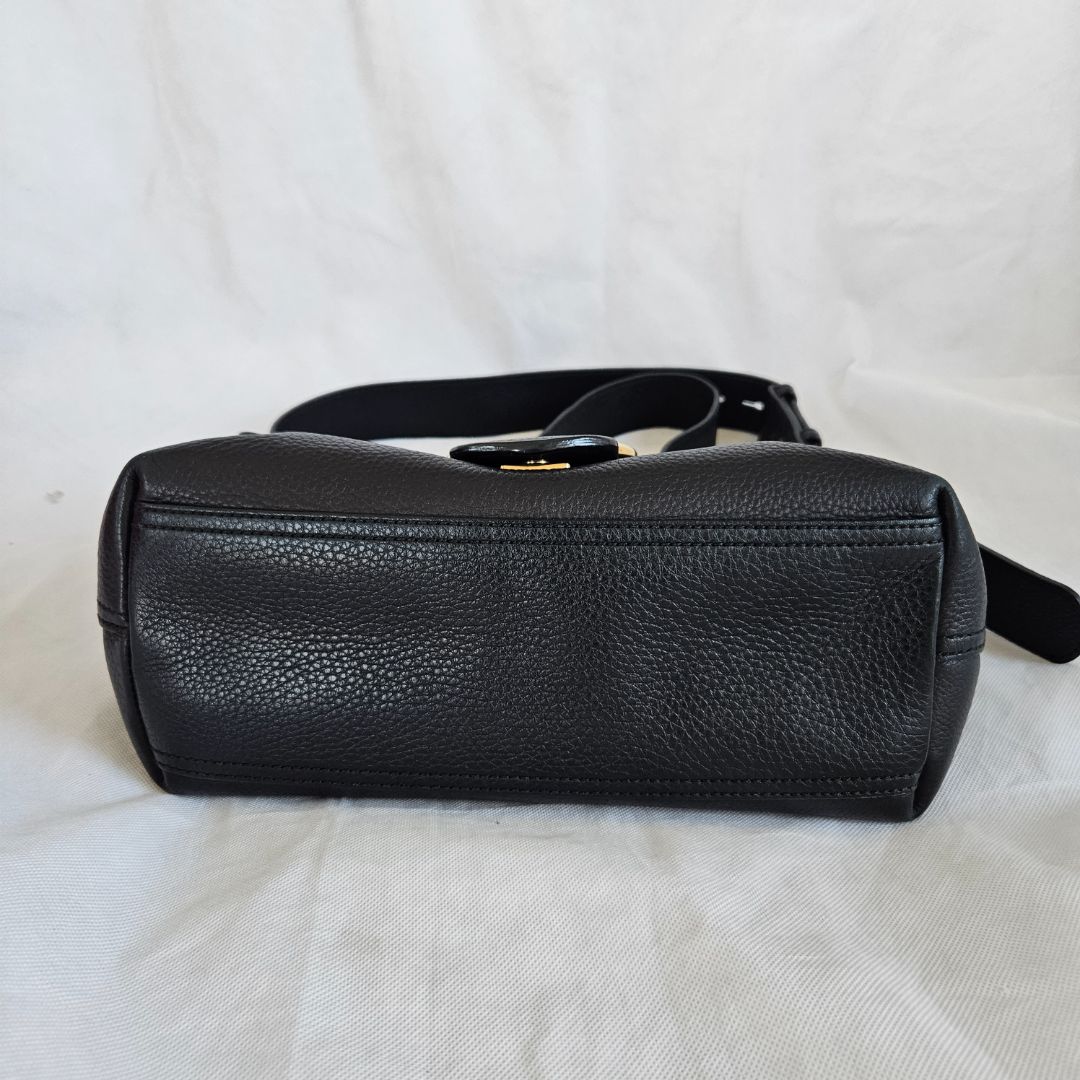 Gucci Black Leather Large GG Marmont Shoulder Bag
