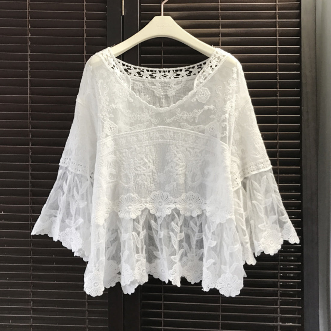 Crosa - Floral Bell Sleeve Pullover