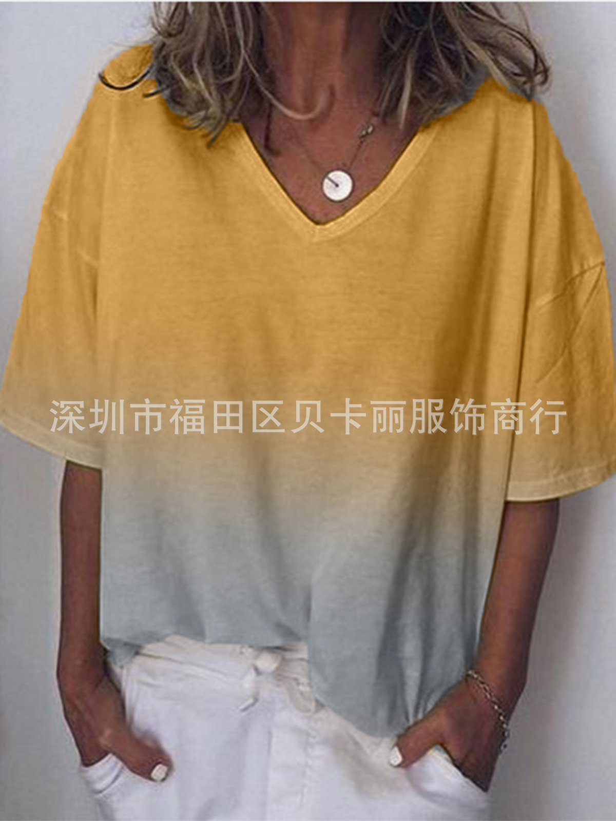 The Gradient-Colored Short-Sleeved T-Shirt Ladies'