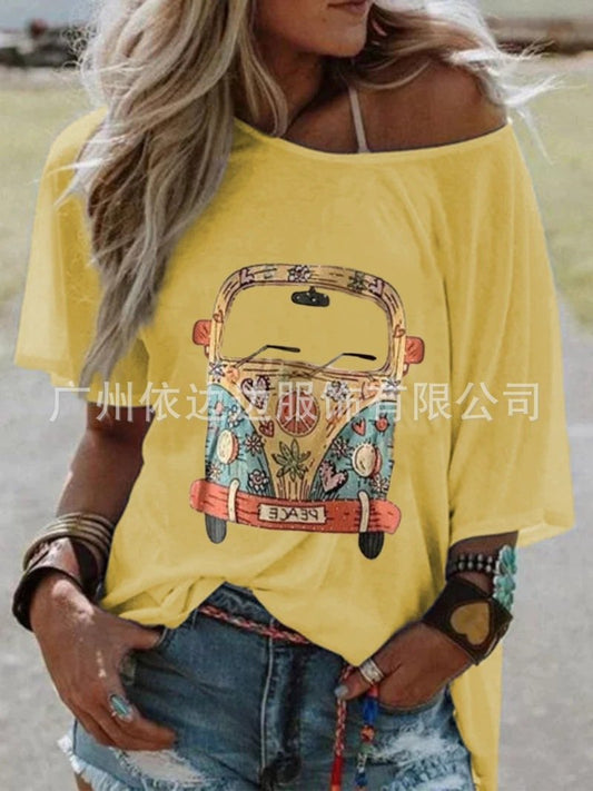 A Printed Coat With A Round Collar And Short Sleeves