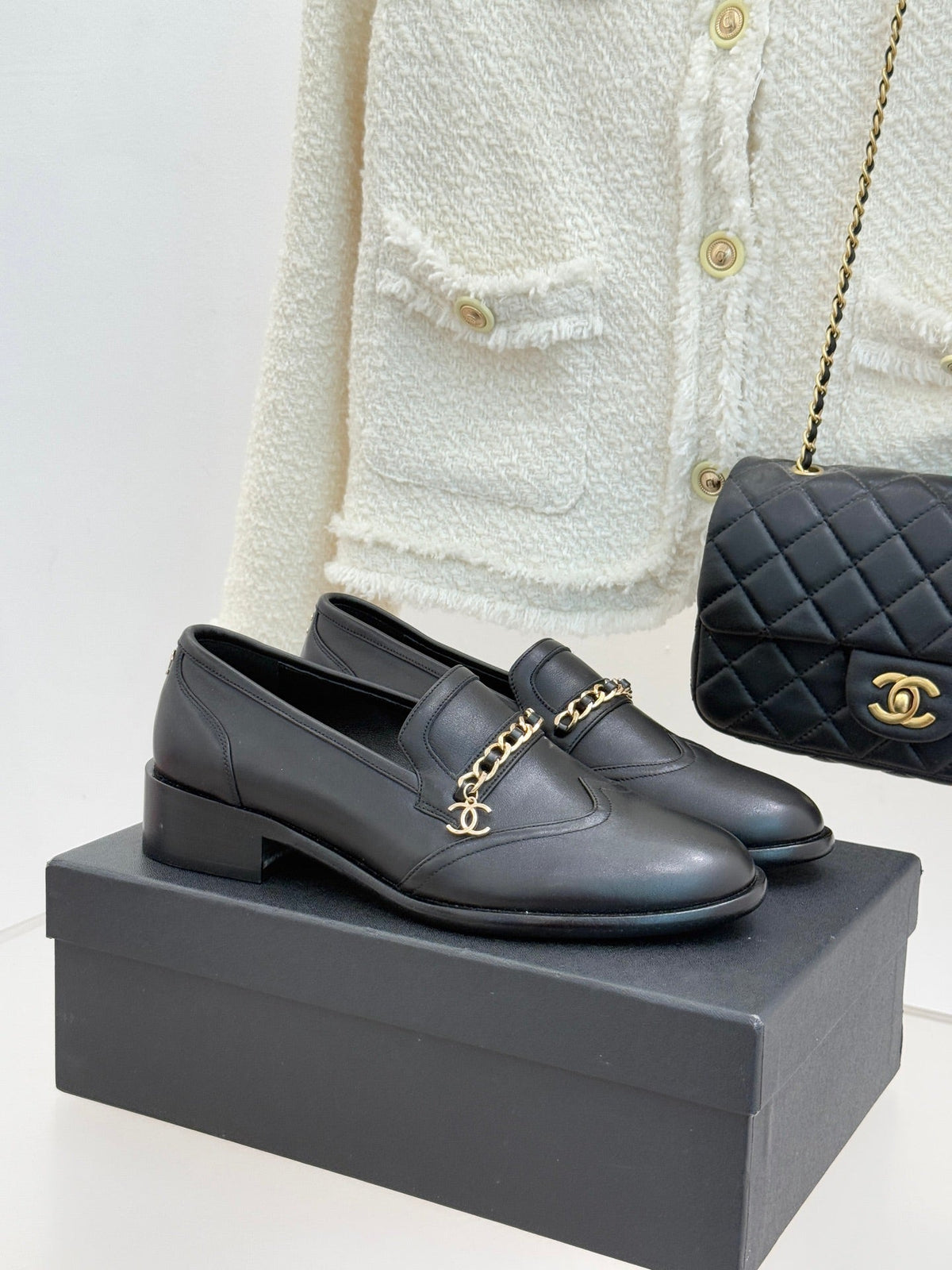 CC 25s Double C Buckle Loafers Black Calfskin 557704