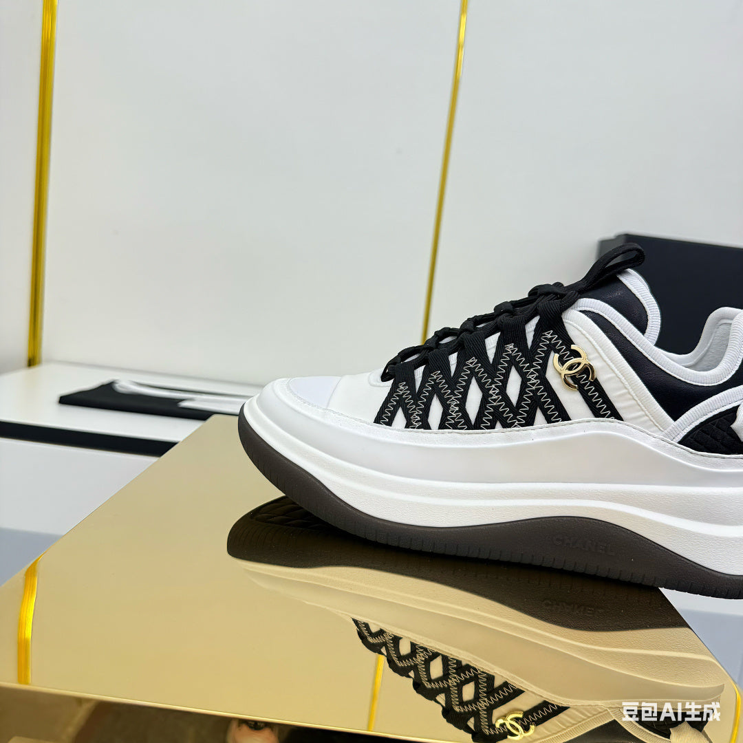 CC 25 Boutiques Sneaker Black White Suede Fabric