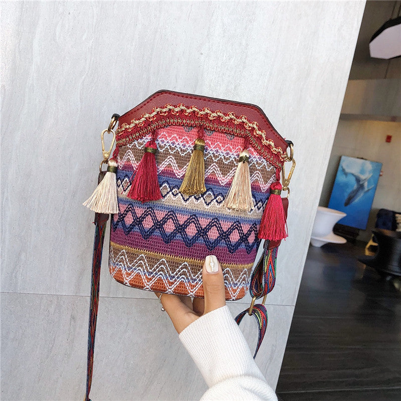 Trendy Woven Bucket Bag for Women with Fringe