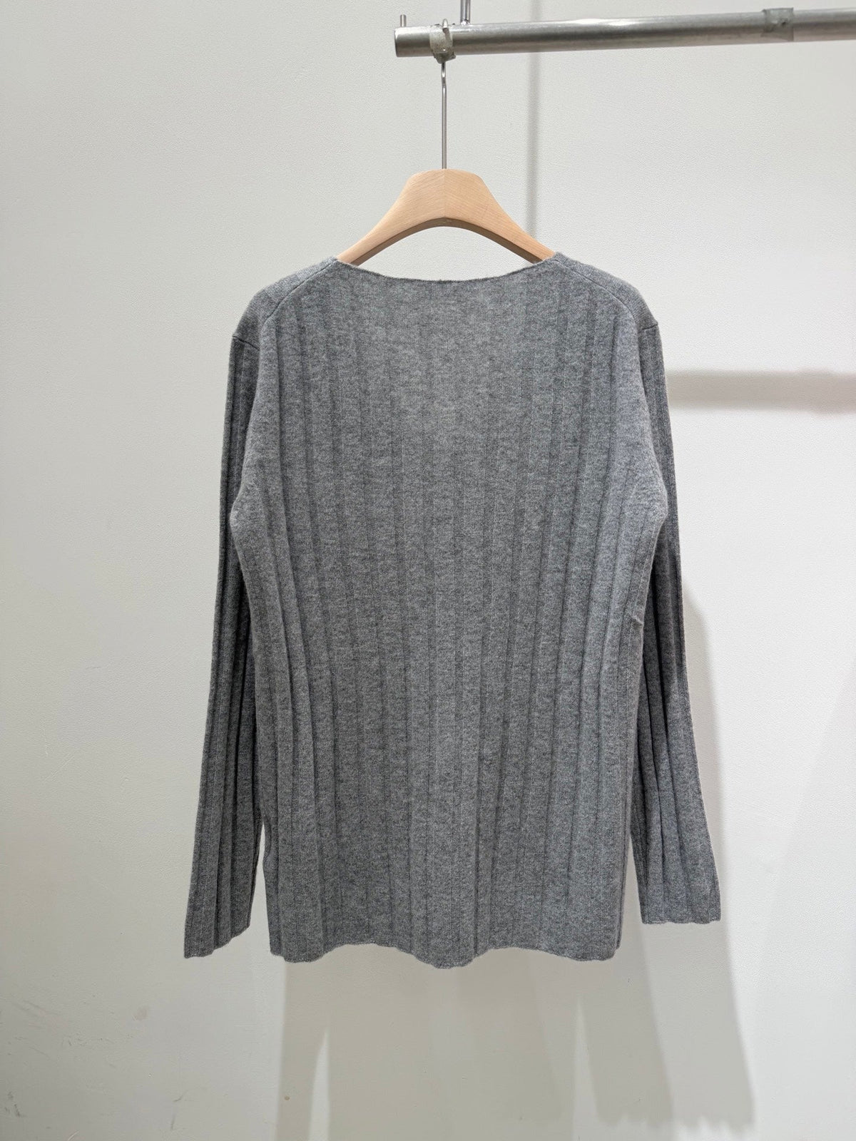 MIUMIU V-NECK SWEATER STYLE 761