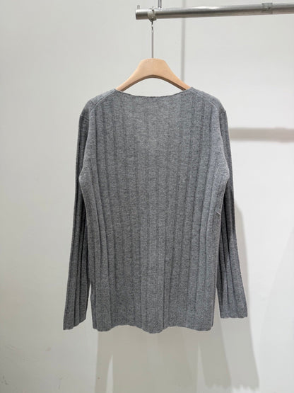 MIUMIU V-NECK SWEATER STYLE 761