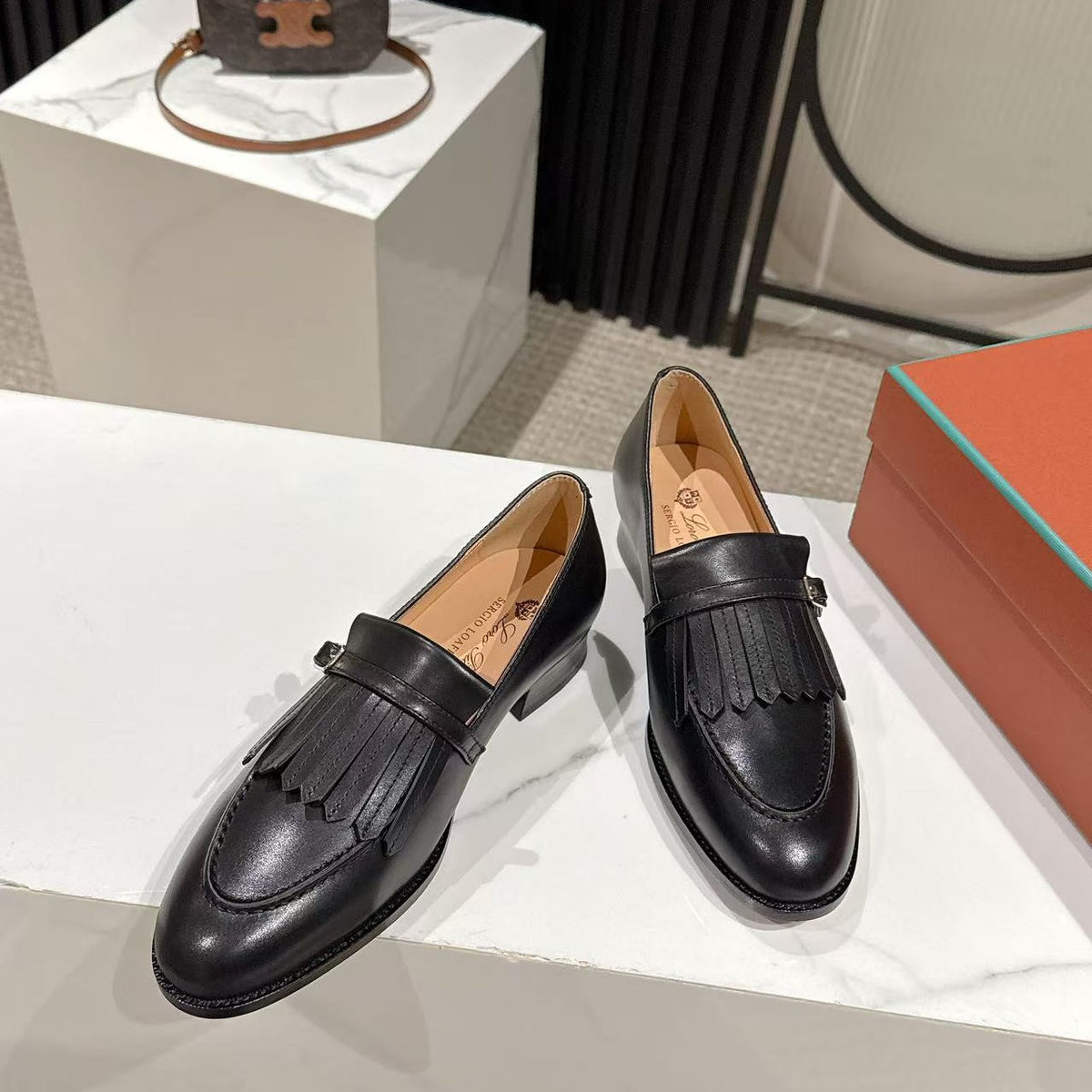 LP Pennan Fringe Black Cowhide 564799