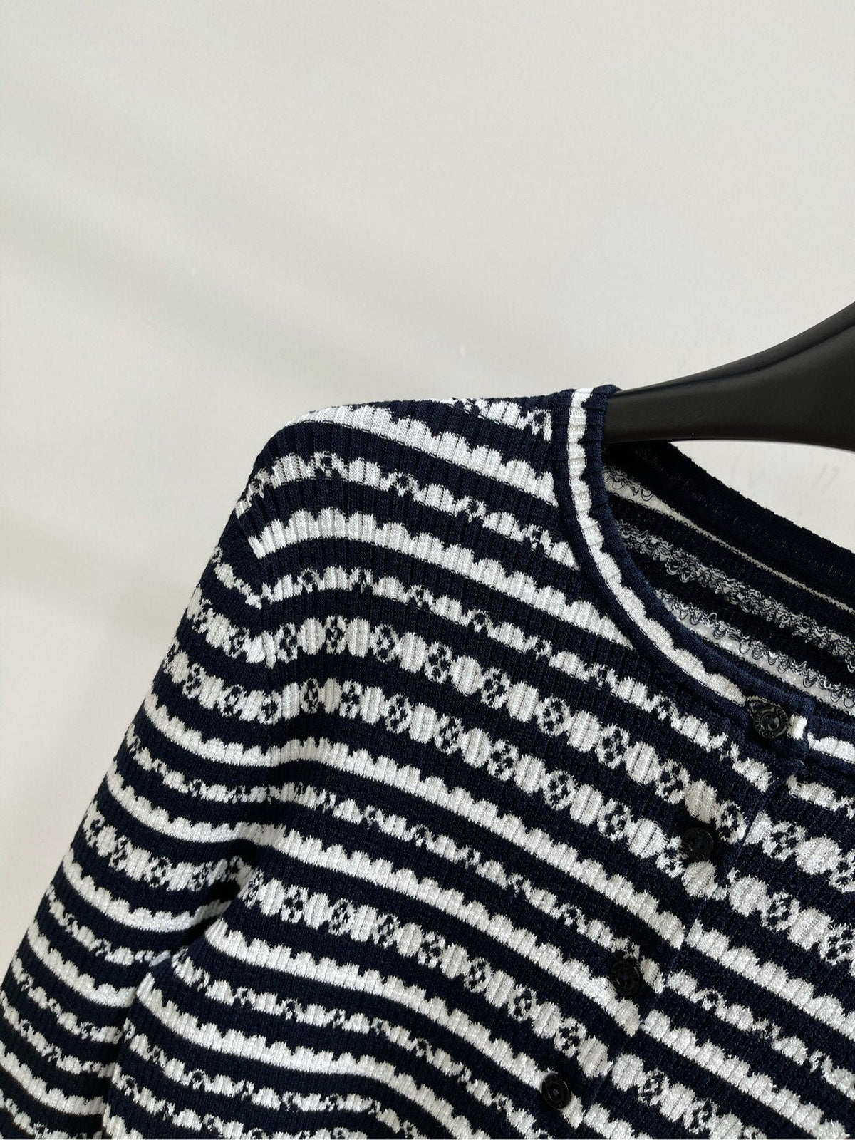 LV Four-Leaf Clover Short Cardigan Black and White Stripes Wool 285507