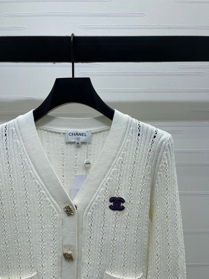 CC 25 Fishtail V-Neck Knitted Long-sleeved Cardigan White Wool