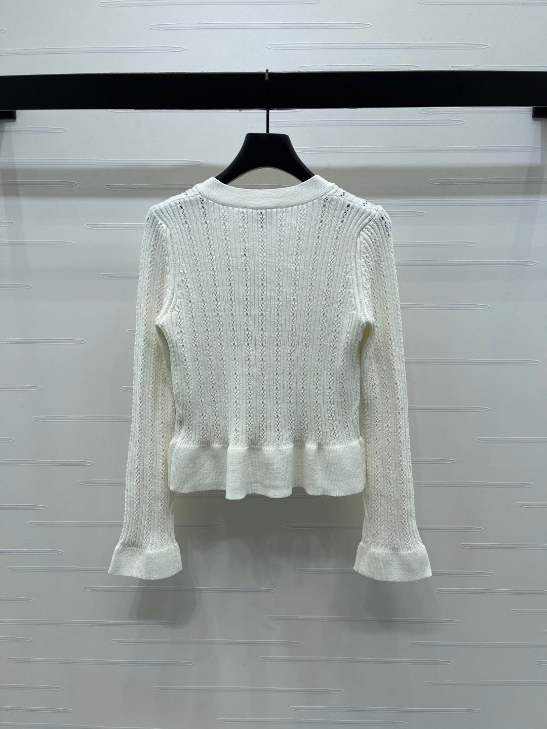 CC 25 Fishtail V-Neck Knitted Long-sleeved Cardigan White Wool