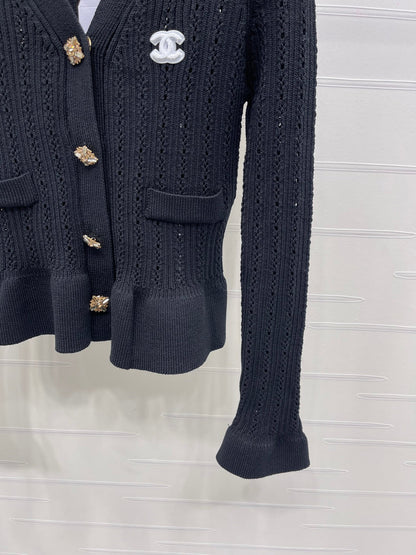 CC 25 Fishtail V-Neck Knitted Long-sleeved Cardigan Black Wool