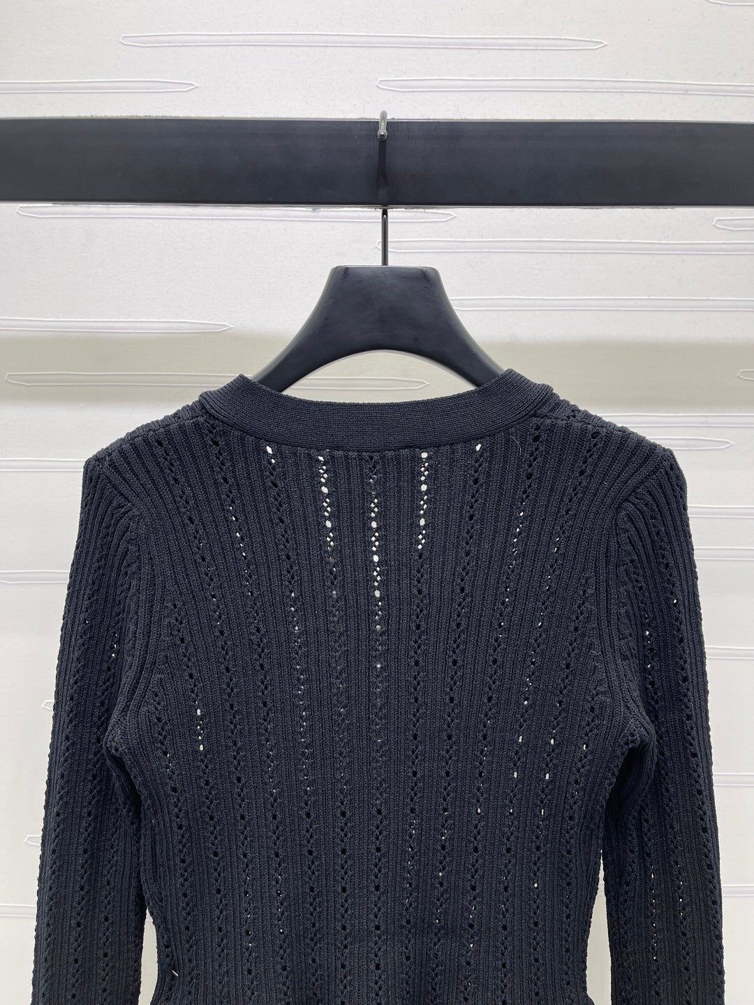 CC 25 Fishtail V-Neck Knitted Long-sleeved Cardigan Black Wool