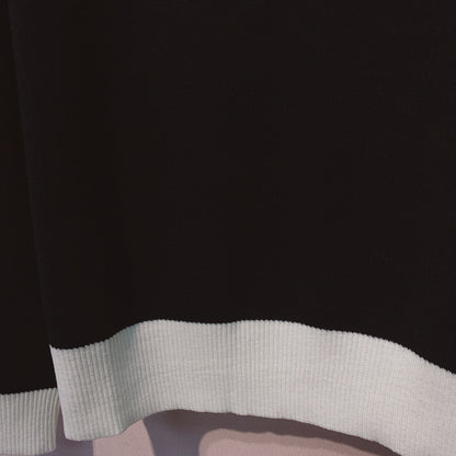 CC 25 Knitted Black and White Contrast Stitching Top Wool 305601