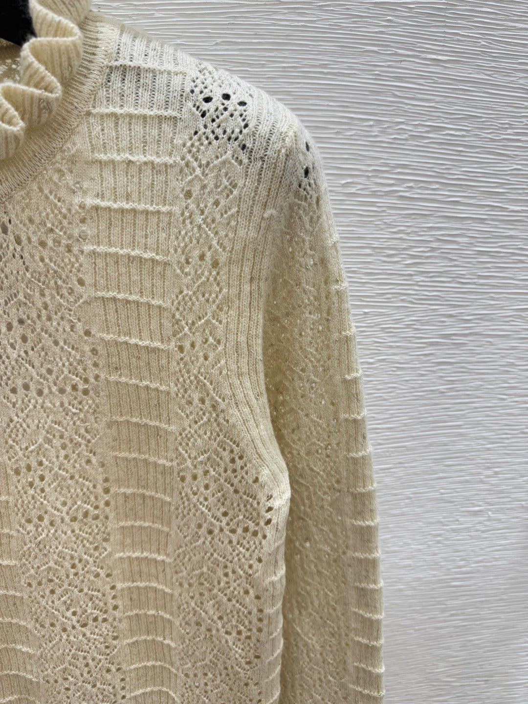CC 25 Ruffled Gold and Silver Hollow-Out Crew Neck Knit Long Sleeve Cashmere