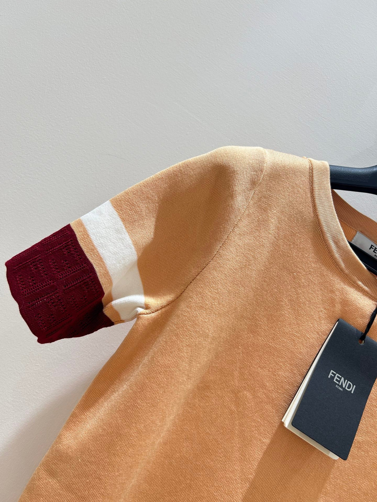 Fendi 25 Round Neck Knit Short-Sleeved Shirt Brown Tencel