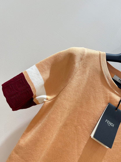 Fendi 25 Round Neck Knit Short-Sleeved Shirt Brown Tencel