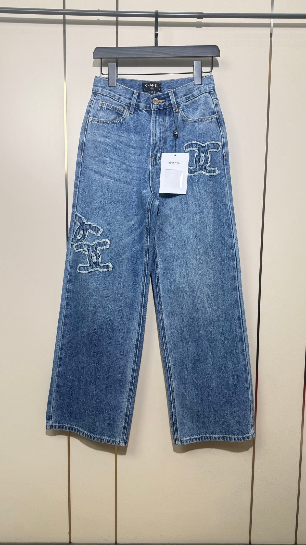 CC 25 Cross-stitched double C high-waisted straight-leg jeans