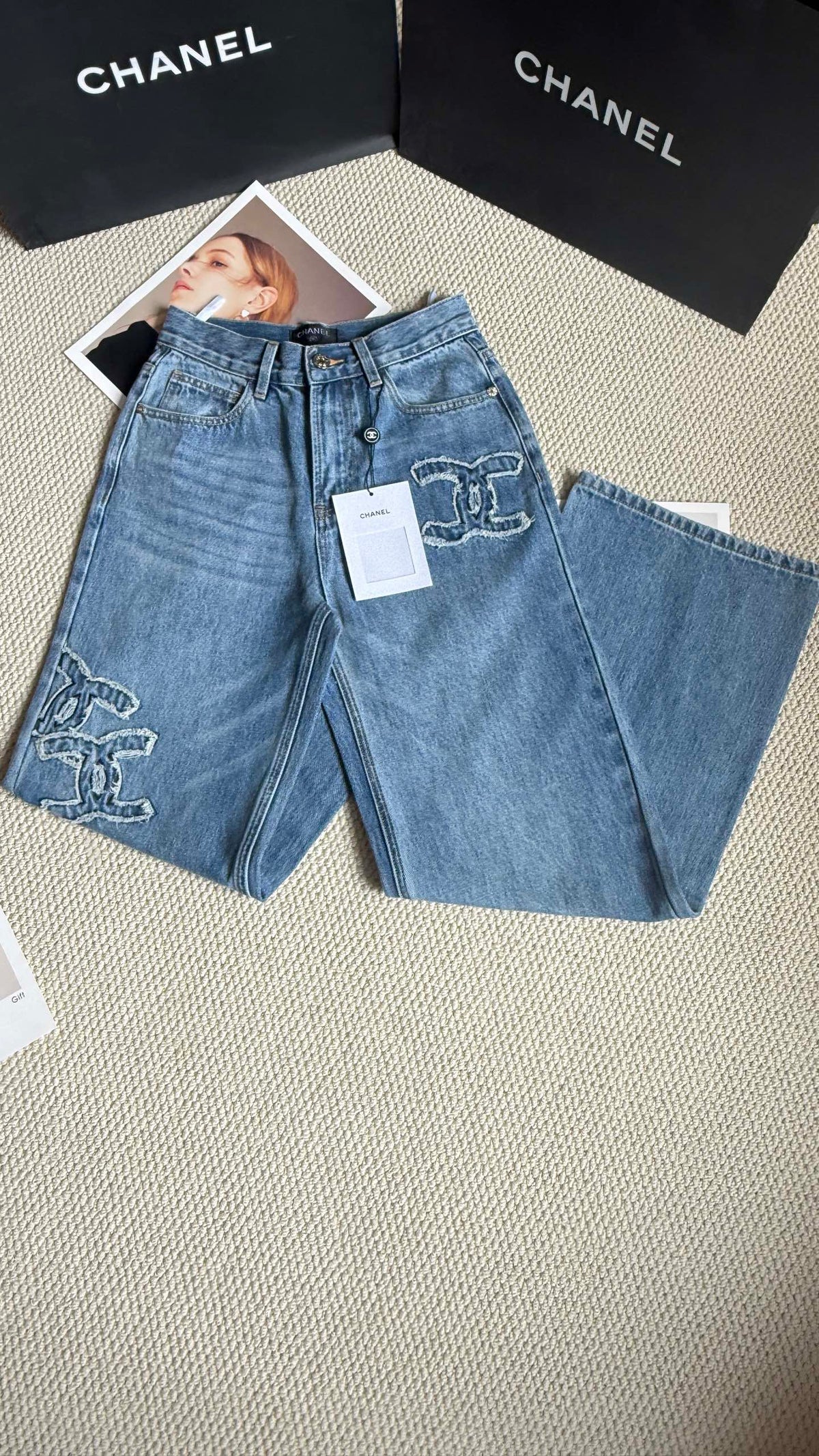 CC 25 Cross-stitched double C high-waisted straight-leg jeans