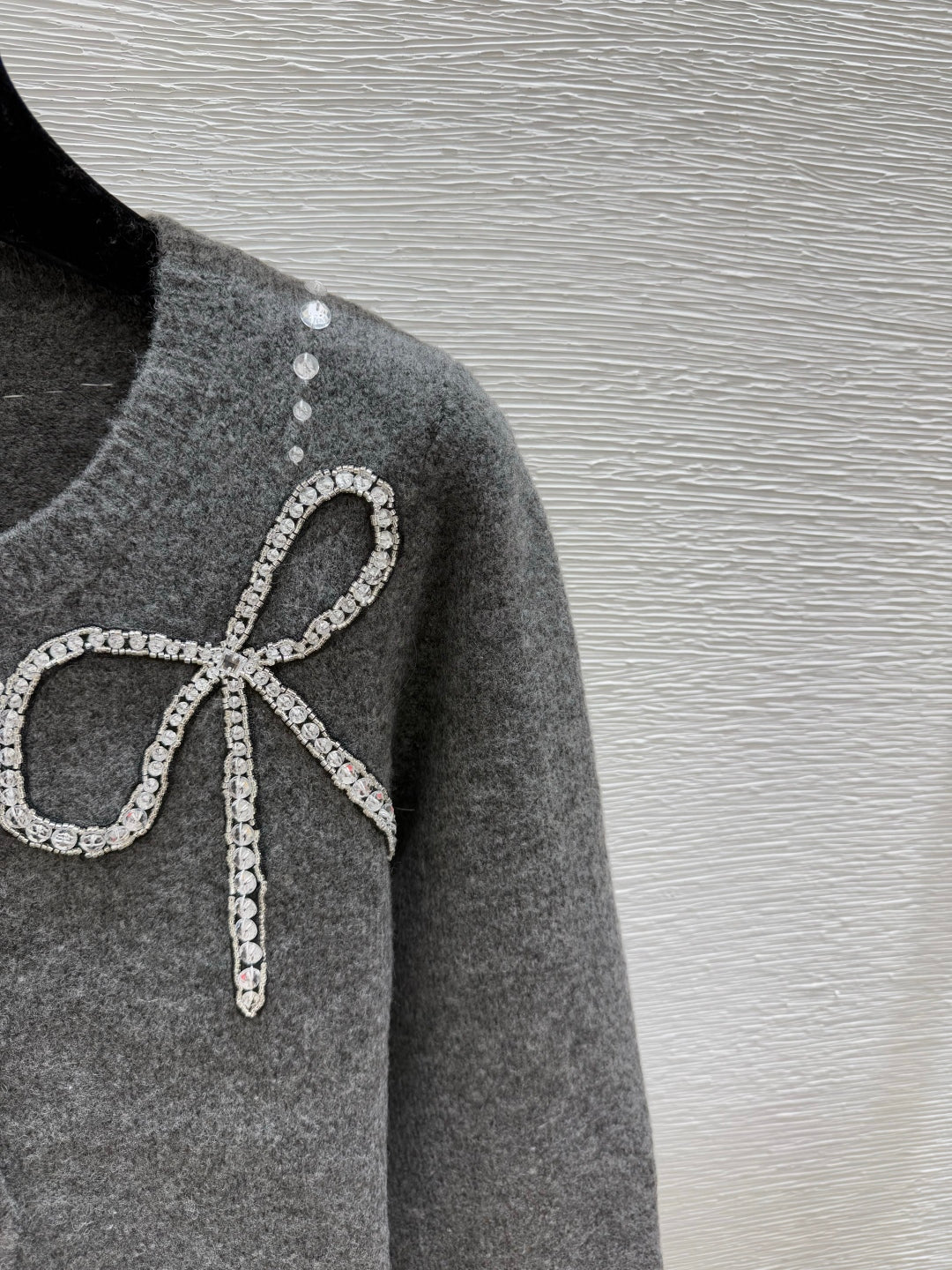 CC 25F Heavy Bow Beaded Round Neck Knit Wool Cashmere Long-Sleeved Cardigan