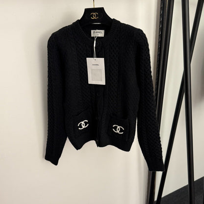 CC Double-Pocket Long-sleeved Cable-knit Cardigan