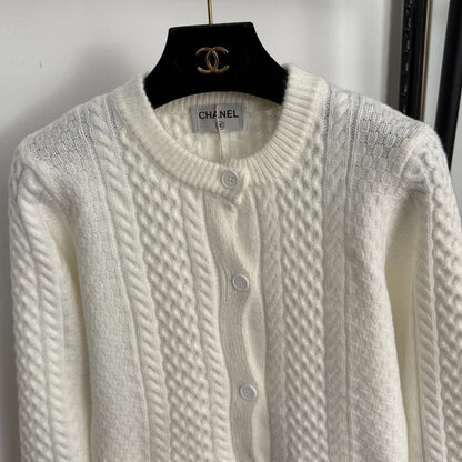 CC Double-Pocket Long-sleeved Cable-knit Cardigan