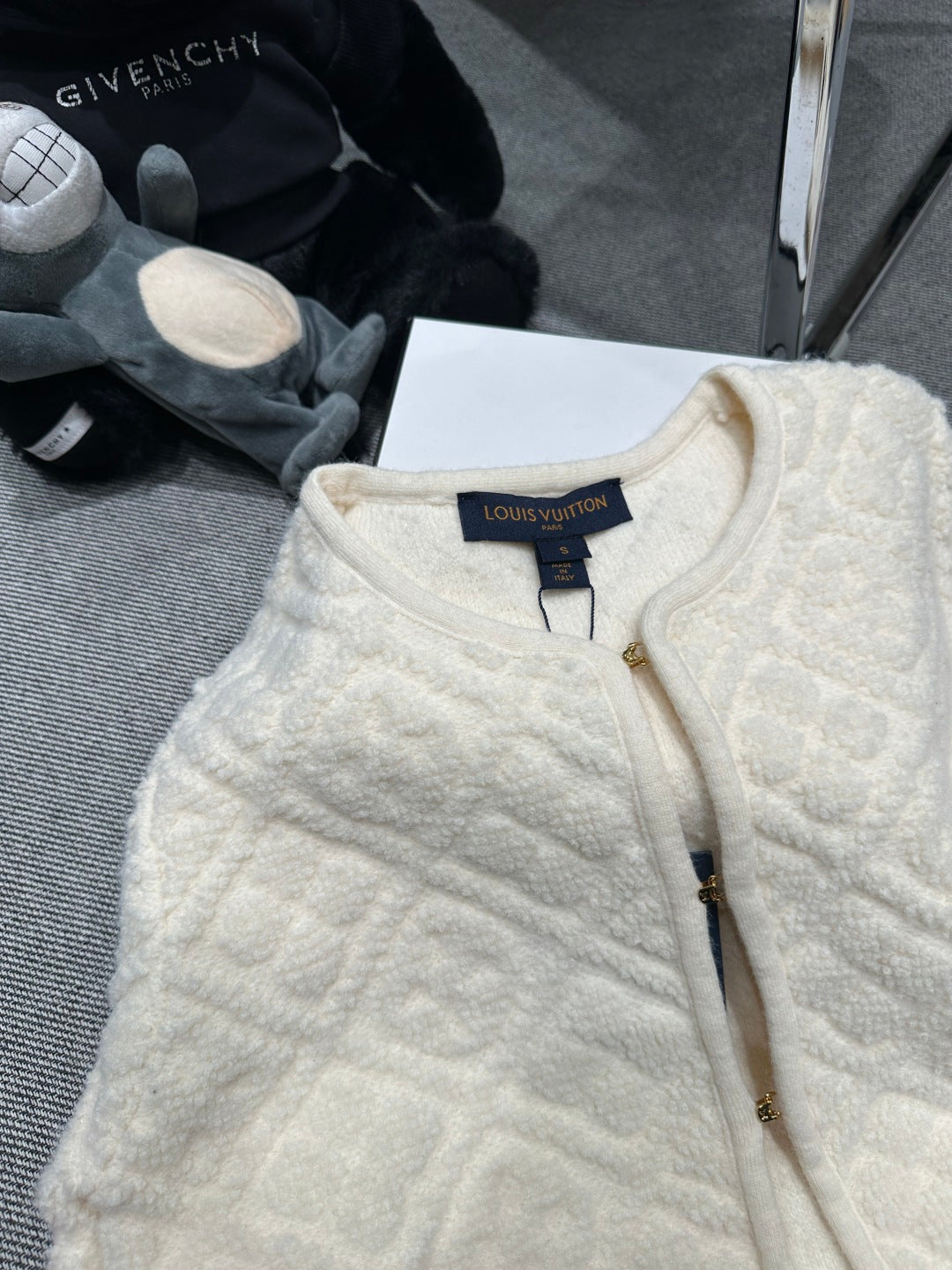 LV 26 Wool Knit Cardigan 800130