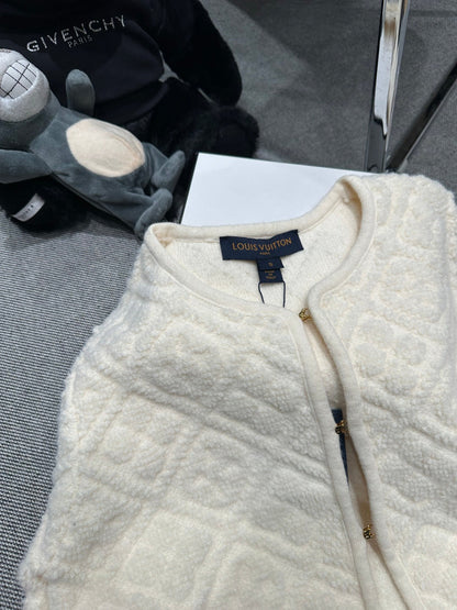 LV 26 Wool Knit Cardigan 800130