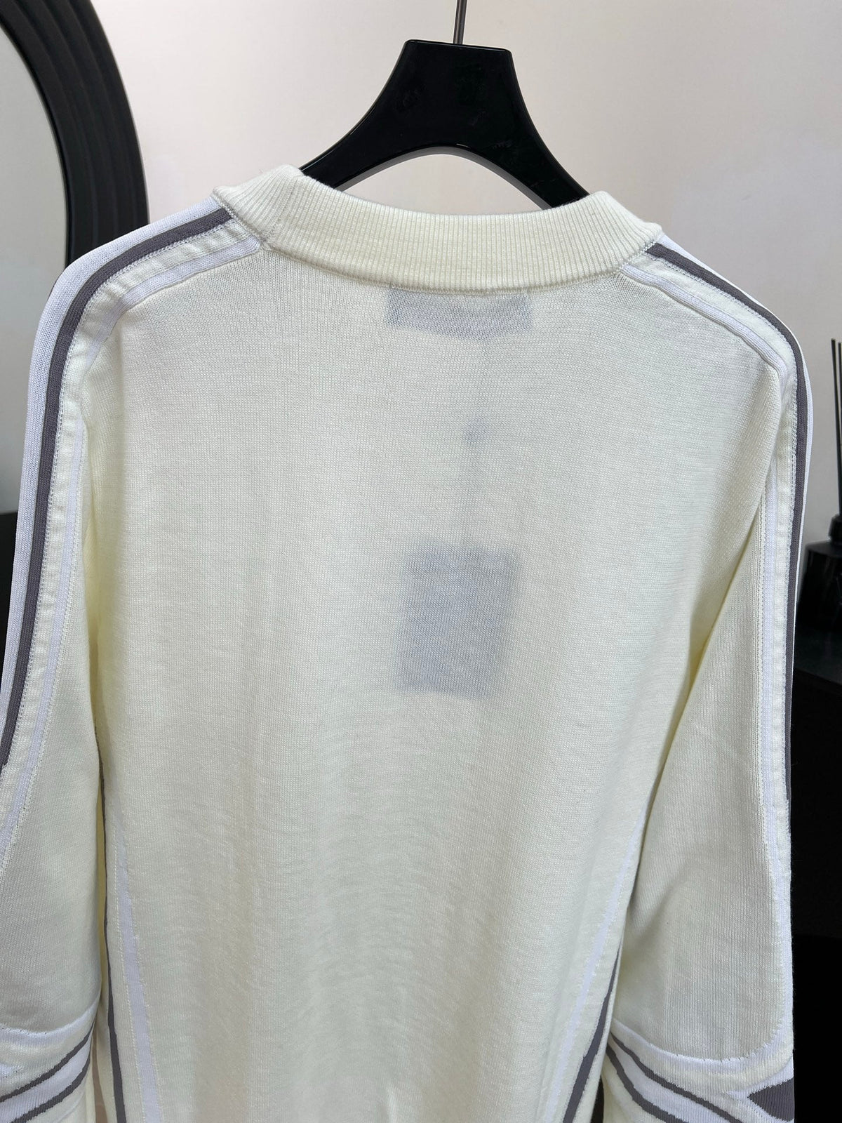 LV  Monogram Floral Knit Sweater 799868