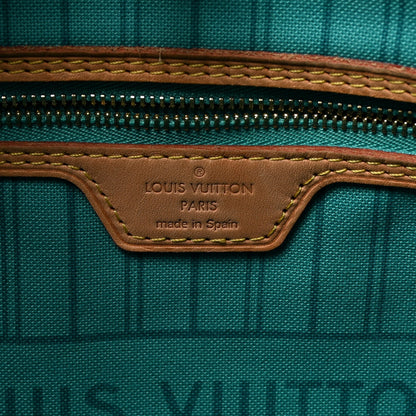 Monogram V Neverfull MM Turquoise