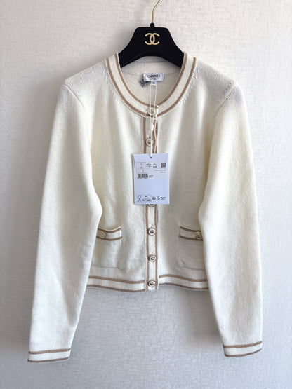 Chanel 2025 Crew Neck Long-sleeved Cardigan White Cashmere 329415