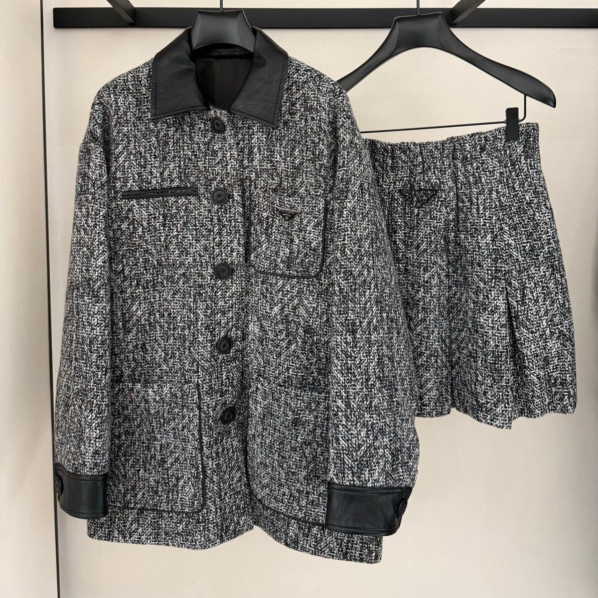 PRADA 25S BLAZER SET 571