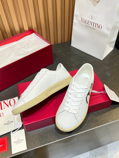 VT 25S Casual Sneakers White Black Cowhide 563094