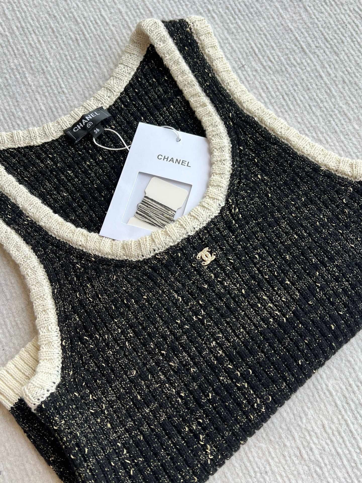 CHANEL SLEEVELESS TOP 269561